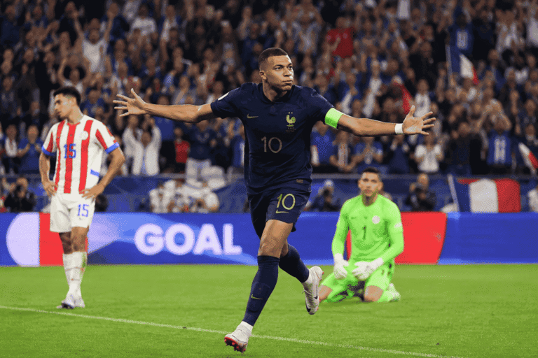 França vence o Paraguai com gol de Mbappé e avança às quartas de final
