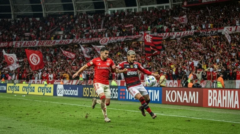 Internacional e Flamengo disputam partida pelo Brasileirão 2026 no Beira-Rio