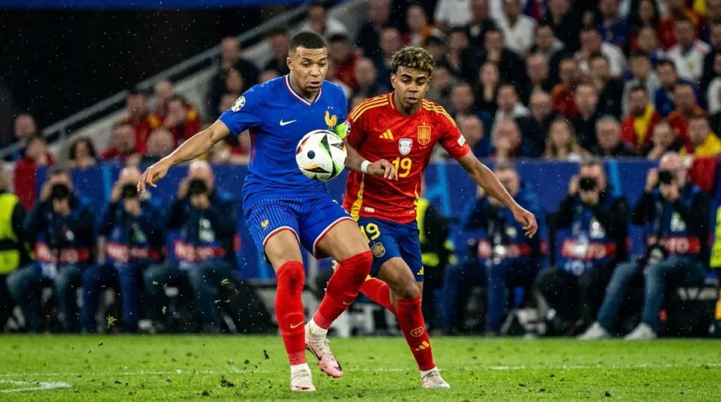 Mbappé_and_Yamal_contesting_ball_202607120644