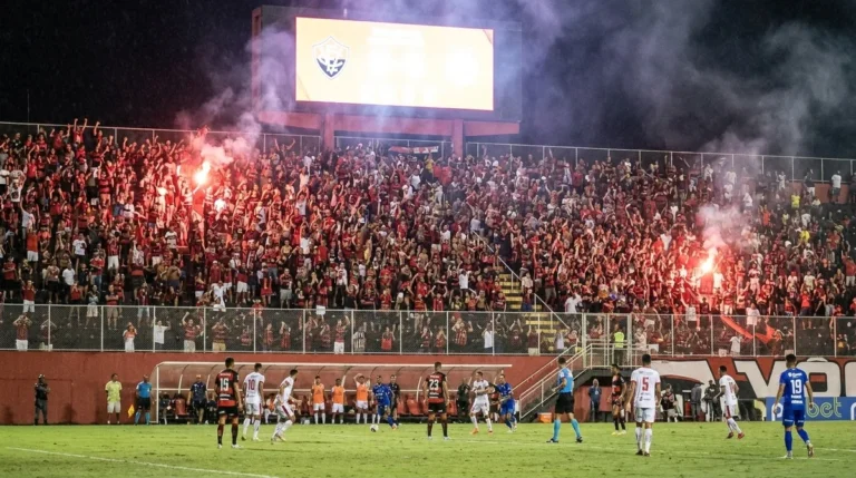 Barradão lotado antes do jogo Vitória x Athletico-PR pela Copa do Brasil