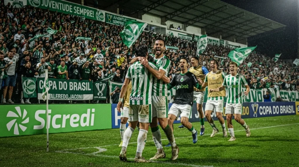 Jogadores do Juventude comemoram durante partida decisiva da Copa do Brasil